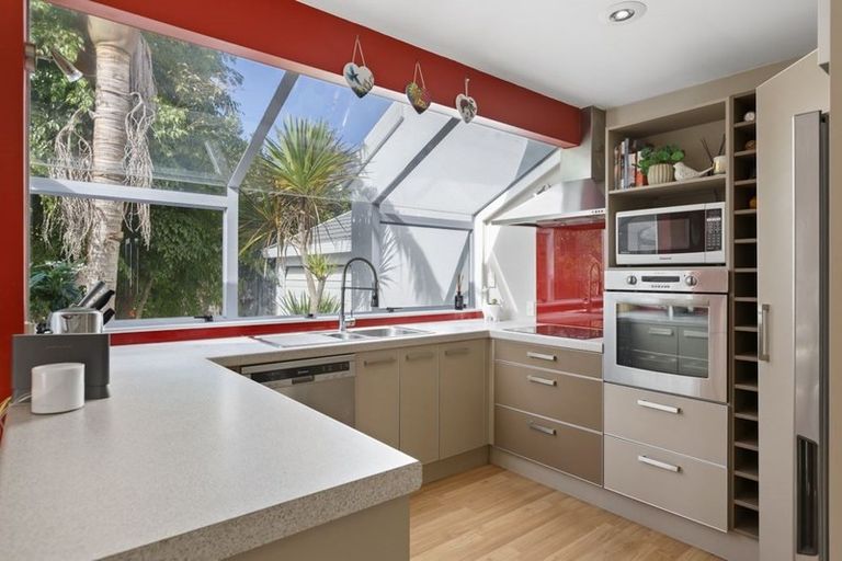 Photo of property in 29 Glucina Avenue, West Harbour, Auckland, 0618