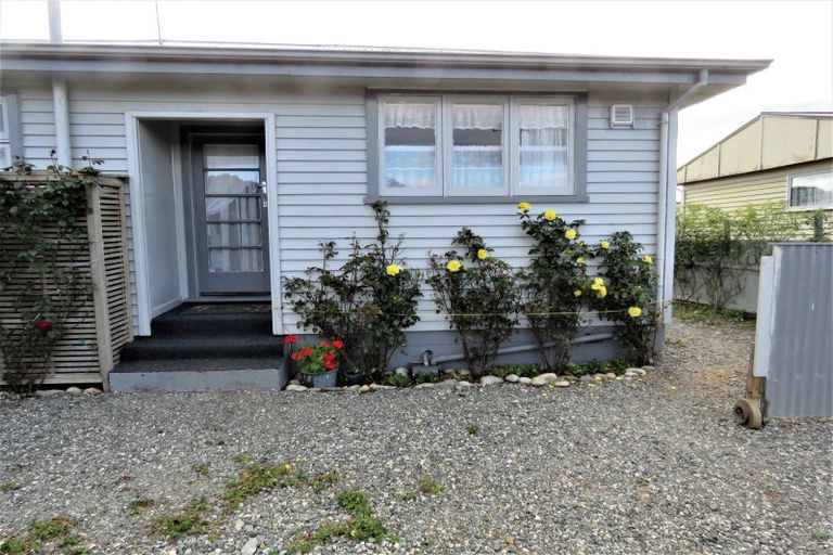 Photo of property in 73 Orawia Road, Tuatapere, 9620