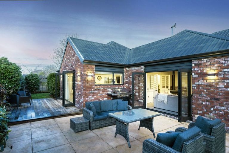 Photo of property in 54 Regency Crescent, Redwood, Christchurch, 8051