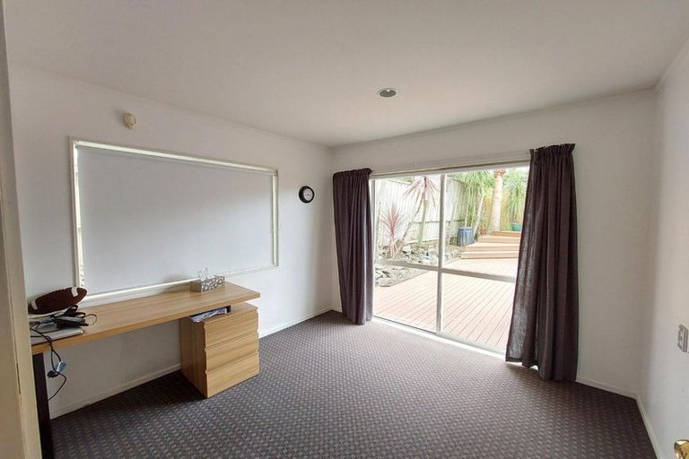 Photo of property in 47 Broadfield Street, Massey, Auckland, 0614
