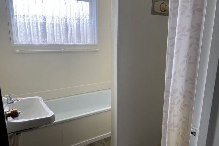 Photo of property in 8 Takapu Place, Bromley, Christchurch, 8062