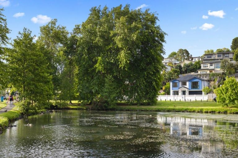 Photo of property in 4 Brownlee Place, Pukekohe, 2120