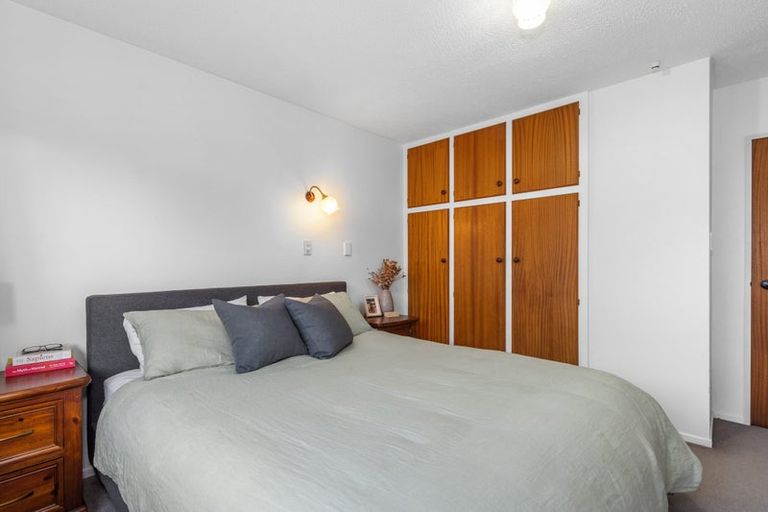 Photo of property in 1/20 Glenharrow Avenue, Avonhead, Christchurch, 8042