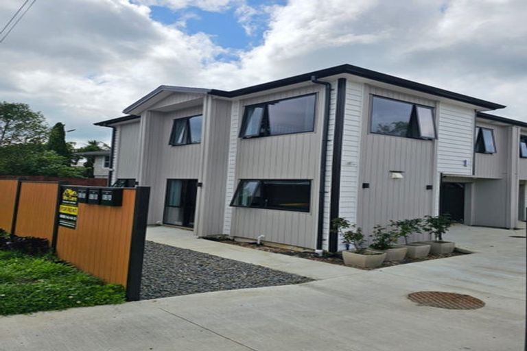 Photo of property in 83a Hutchinsons Road, Bucklands Beach, Auckland, 2014