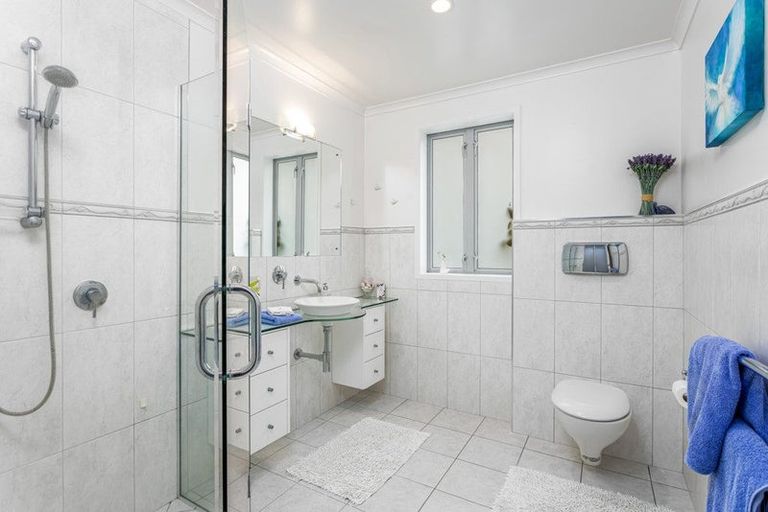 Photo of property in 88 Grovenor Drive, Orewa, 0931