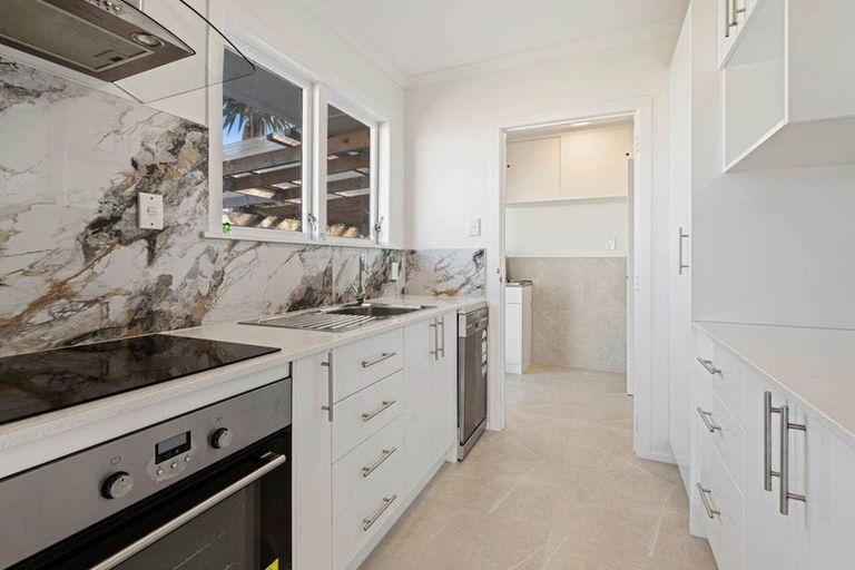 Photo of property in 14 Tairere Crescent, Rosehill, Papakura, 2113