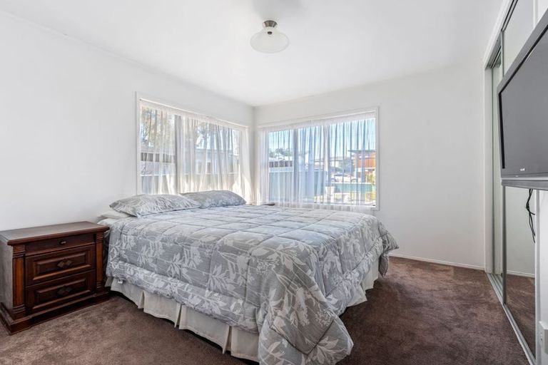 Photo of property in 66 Ferry Parade, Herald Island, Auckland, 0618