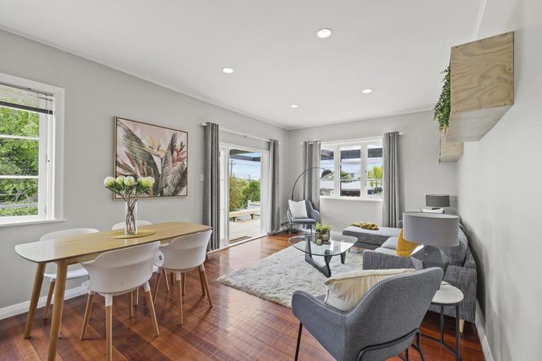 Photo of property in 1/2 Varlene Terrace, Forrest Hill, Auckland, 0620