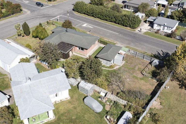 Photo of property in 1 Lowry Street, Waiau, 7332
