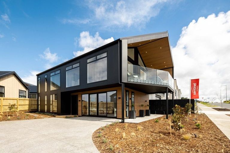 Photo of property in 12 Kotuitui Drive, Wainui, 0992