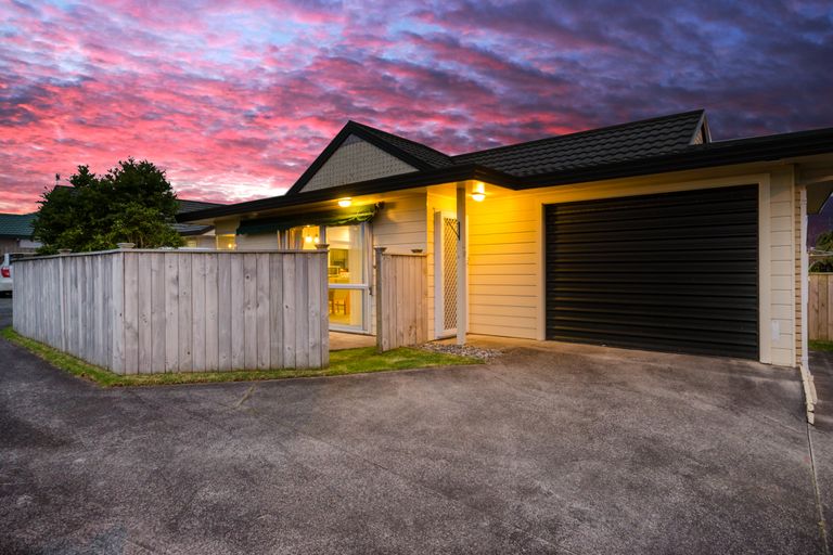 Photo of property in 291 Hobsonville Road, Hobsonville, Auckland, 0618
