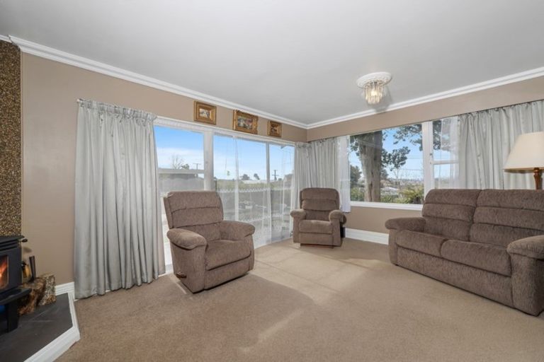 Photo of property in 2 Teal Place, Selwyn Heights, Rotorua, 3015