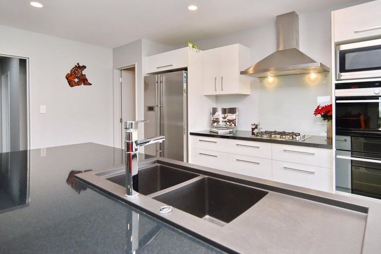 Photo of property in 12 Beech Drive, Rangiora, 7400