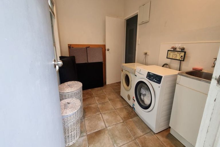 Photo of property in 24a Penning Road, Castor Bay, Auckland, 0620