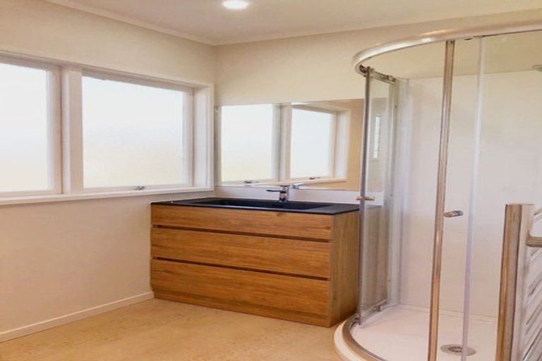 Photo of property in 7 Bentley Avenue, Glenfield, Auckland, 0629