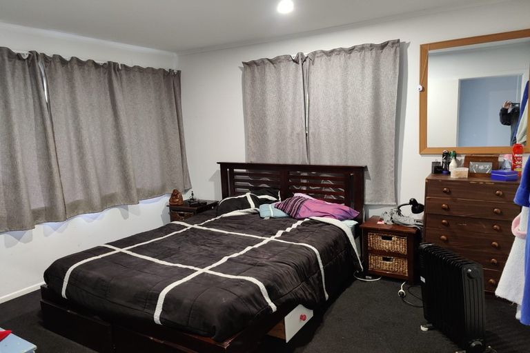 Photo of property in 12 Wilson Place, Papakura, 2110