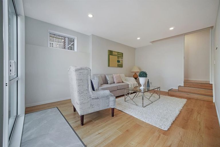 Photo of property in 116 Keri Vista Rise, Papakura, 2110