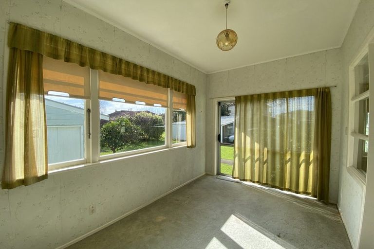 Photo of property in 16 Nicholson Avenue, Papatoetoe, Auckland, 2025