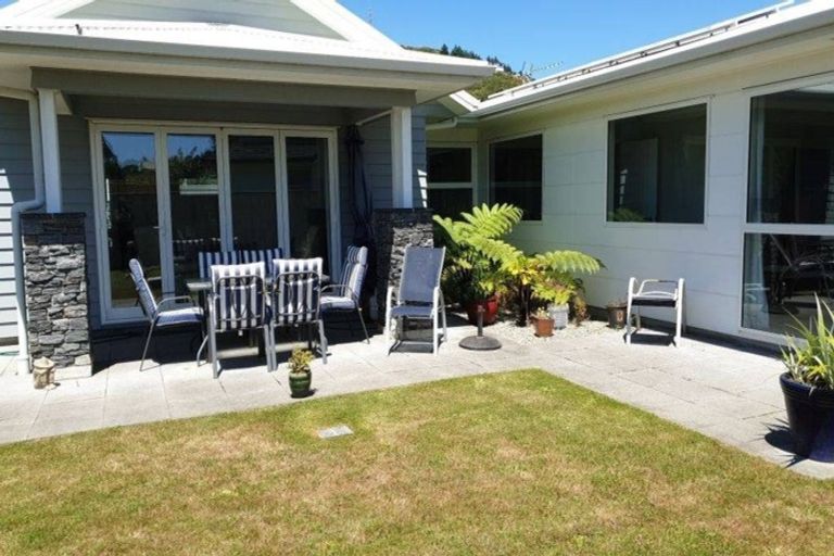 Photo of property in 36 Resolution Drive, Whitby, Porirua, 5024
