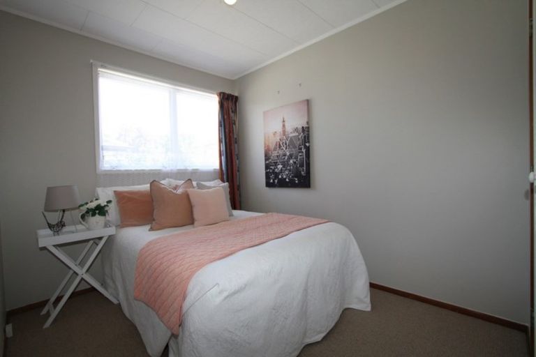 Photo of property in 22 Glennandrew Drive, Half Moon Bay, Auckland, 2012