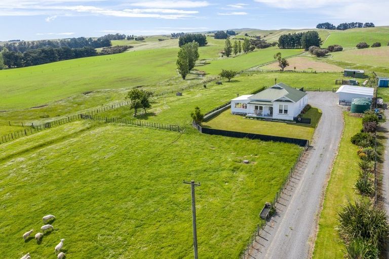 Photo of property in 105 Fraters Road, Martinborough, 5781