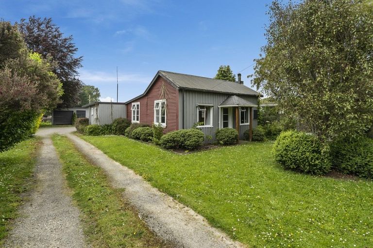 Photo of property in 44 Tararua Street, Pahiatua, 4910
