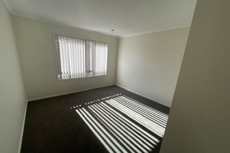 Photo of property in 102 Nautilus Drive, Gulf Harbour, Whangaparaoa, 0930