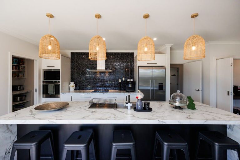 Photo of property in 30 Dogwood Way, Milson, Palmerston North, 4414