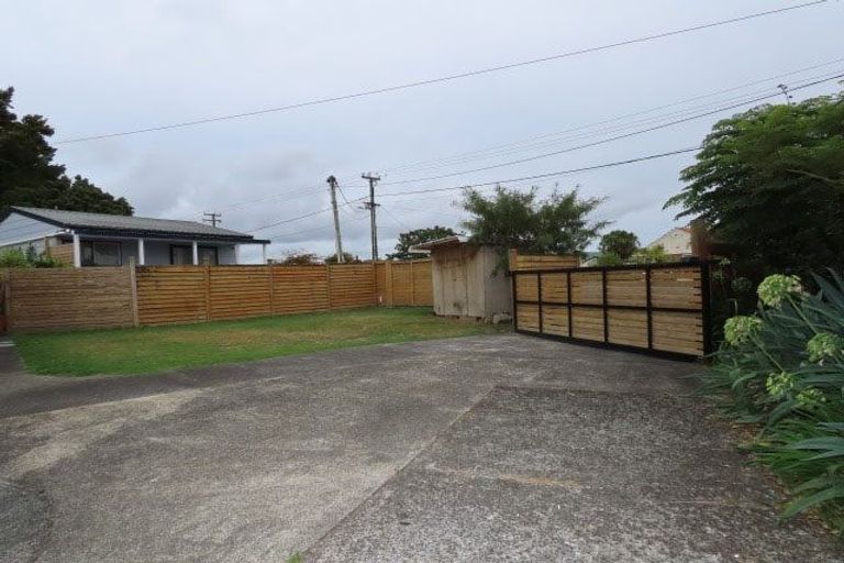 Photo of property in 24 Metcalfe Road, Ranui, Auckland, 0612
