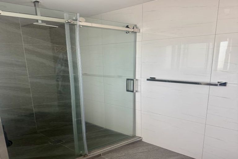 Photo of property in 2/25 Nearco Street, Randwick Park, Auckland, 2105