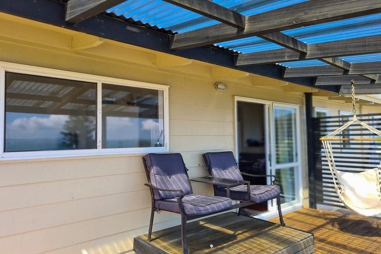 Photo of property in 4 Stratford Drive, Cable Bay, 0420