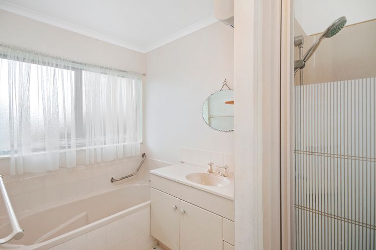 Photo of property in 13b Howden Street, Waiuku, 2123