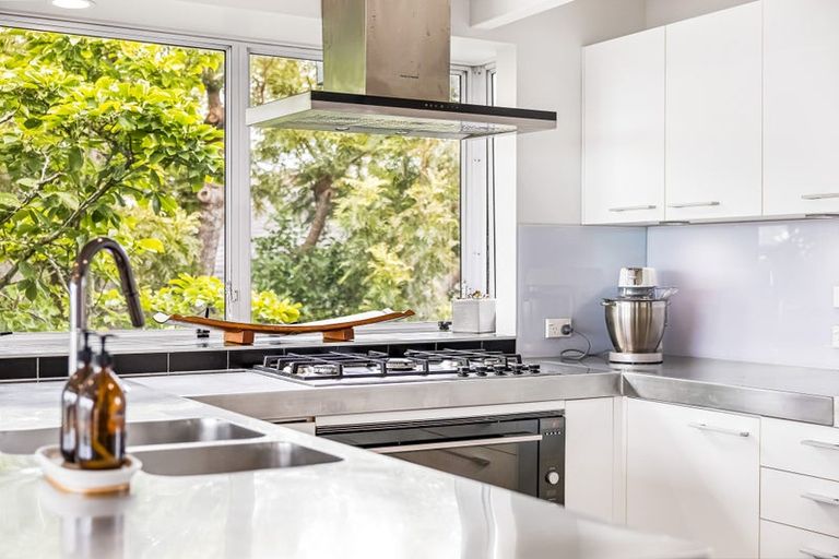 Photo of property in 2/5 Hauraki Road, Hauraki, Auckland, 0622