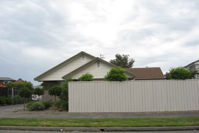 Photo of property in 92 Waratah Street, Avondale, Christchurch, 8061