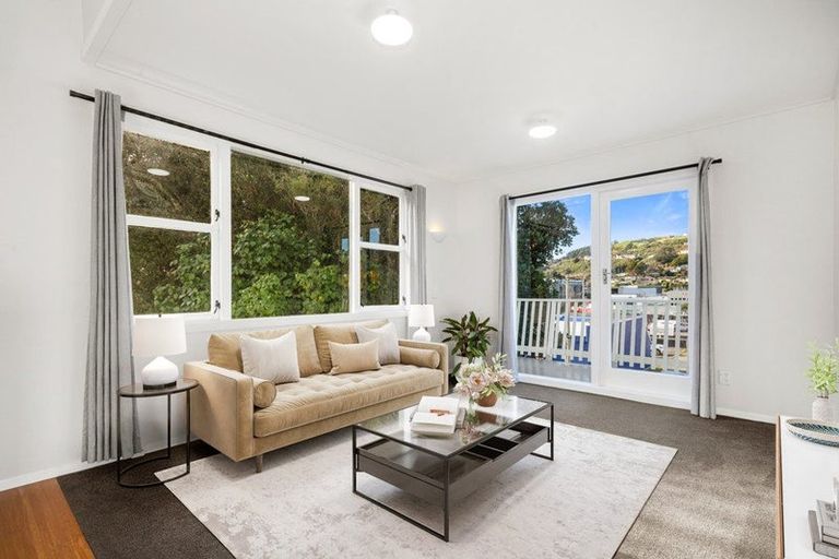 Photo of property in 6d Rewa Terrace, Tawa, Wellington, 5028