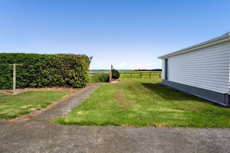 Photo of property in 4923 South Road, Opunake, 4681