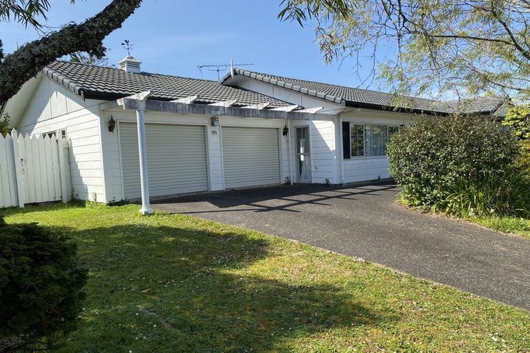 Photo of property in 98 Chelsea View Drive, Chatswood, Auckland, 0626