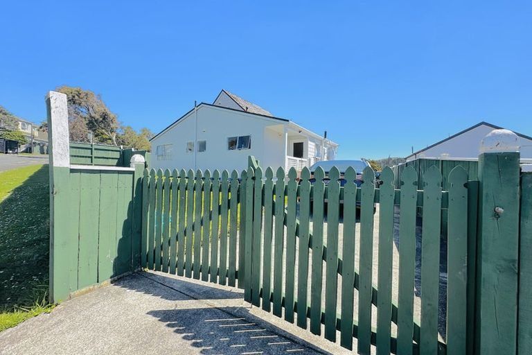 Photo of property in 22 Abilene Crescent, Churton Park, Wellington, 6037