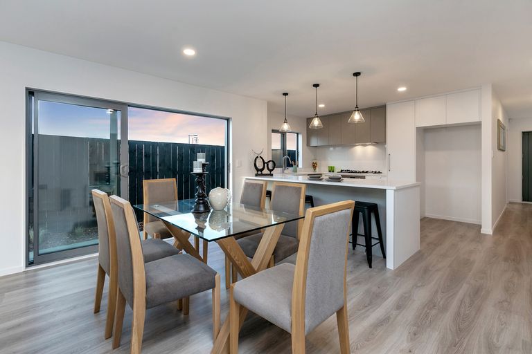 Photo of property in 36 Lumbarda Drive, Kumeu, 0810