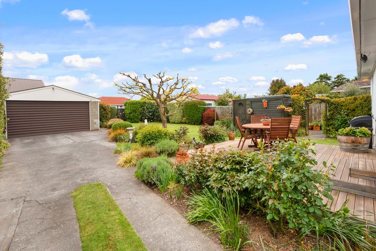 Photo of property in 15 Hillary Crescent, Upper Riccarton, Christchurch, 8041