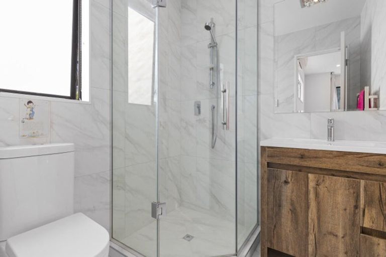 Photo of property in 4 Brownlee Place, Pukekohe, 2120