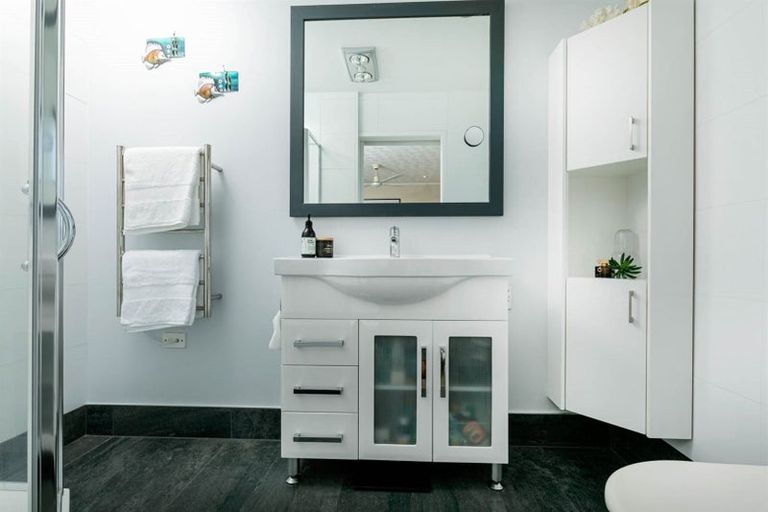 Photo of property in 59 Spence Road, Henderson, Auckland, 0612