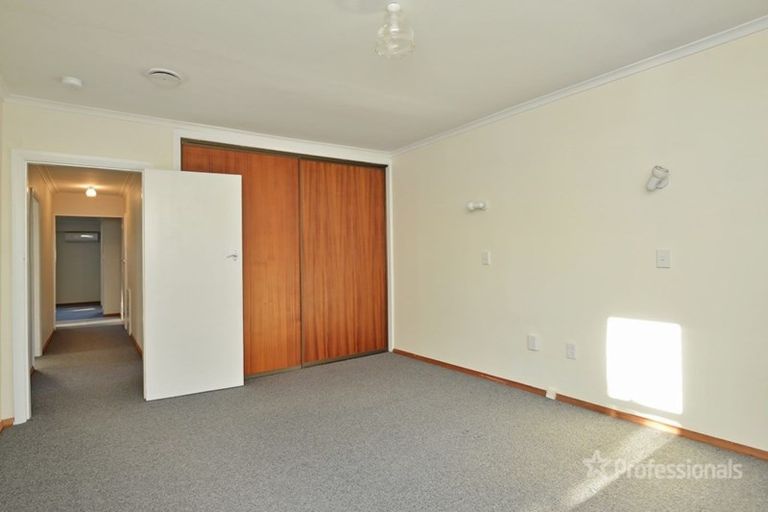 Photo of property in 12 Dixon Street, Carterton, 5713