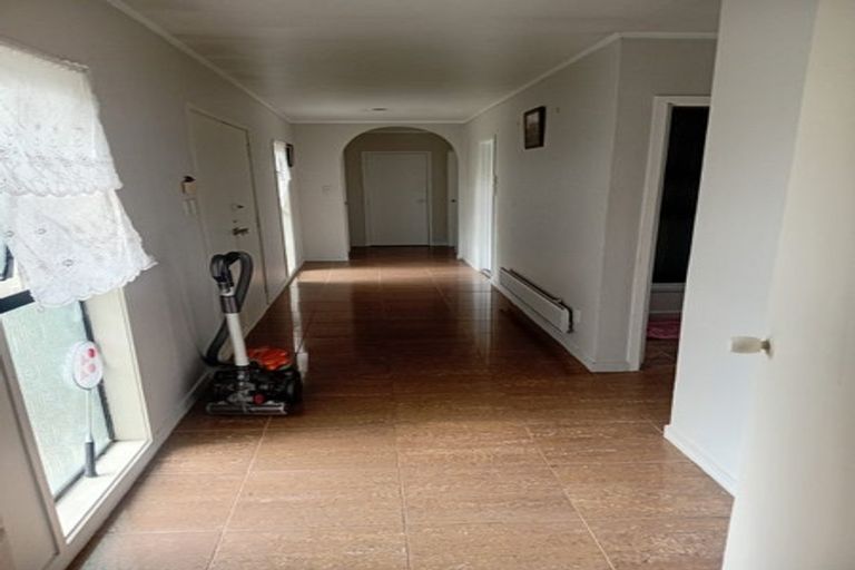 Photo of property in 17 Meadowcourt Drive, Manukau, Auckland, 2025