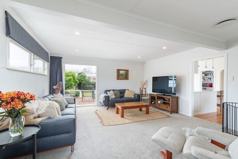 Photo of property in 6 Burns Grove, Trentham, Upper Hutt, 5018