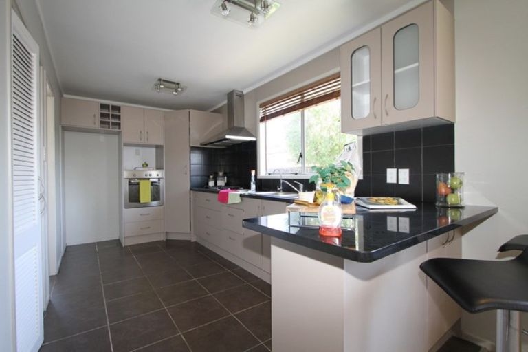 Photo of property in 22 Glennandrew Drive, Half Moon Bay, Auckland, 2012