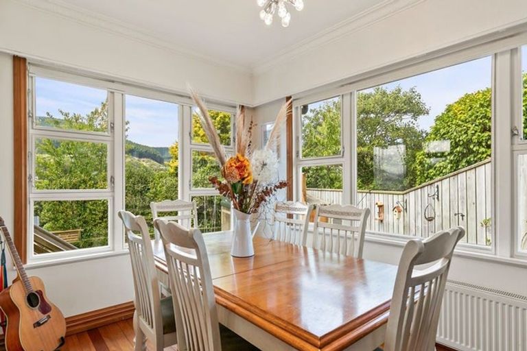 Photo of property in 327 Main Road, Tawa, Wellington, 5028