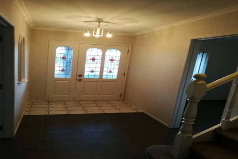 Photo of property in 1/123 Wiseley Road, West Harbour, Auckland, 0618