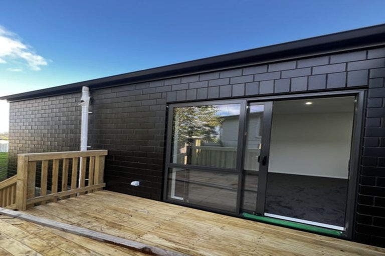 Photo of property in 47 Coniston Avenue, Te Atatu South, Auckland, 0610