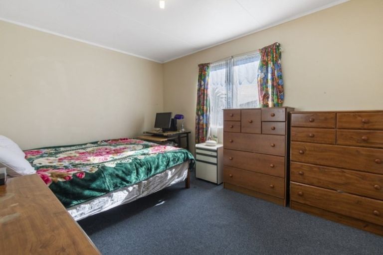 Photo of property in 1/5 Hatherley Place, Clendon Park, Auckland, 2103